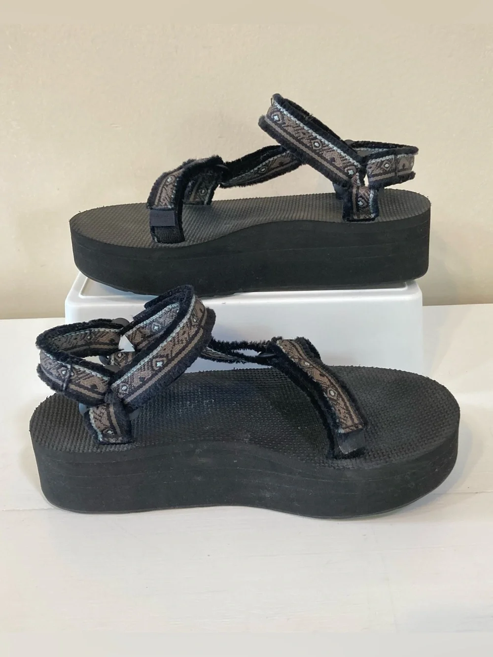 Teva Flatform Universal Maressa Womens Sz 6 Black Sandals Strappy